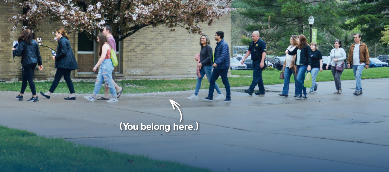 Recruiter leading a College Tour