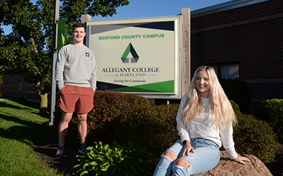 Students outdoors at ACM Bedford County Campus