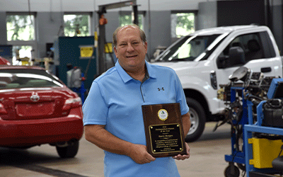 Alumni Award recipient Harry Morgan